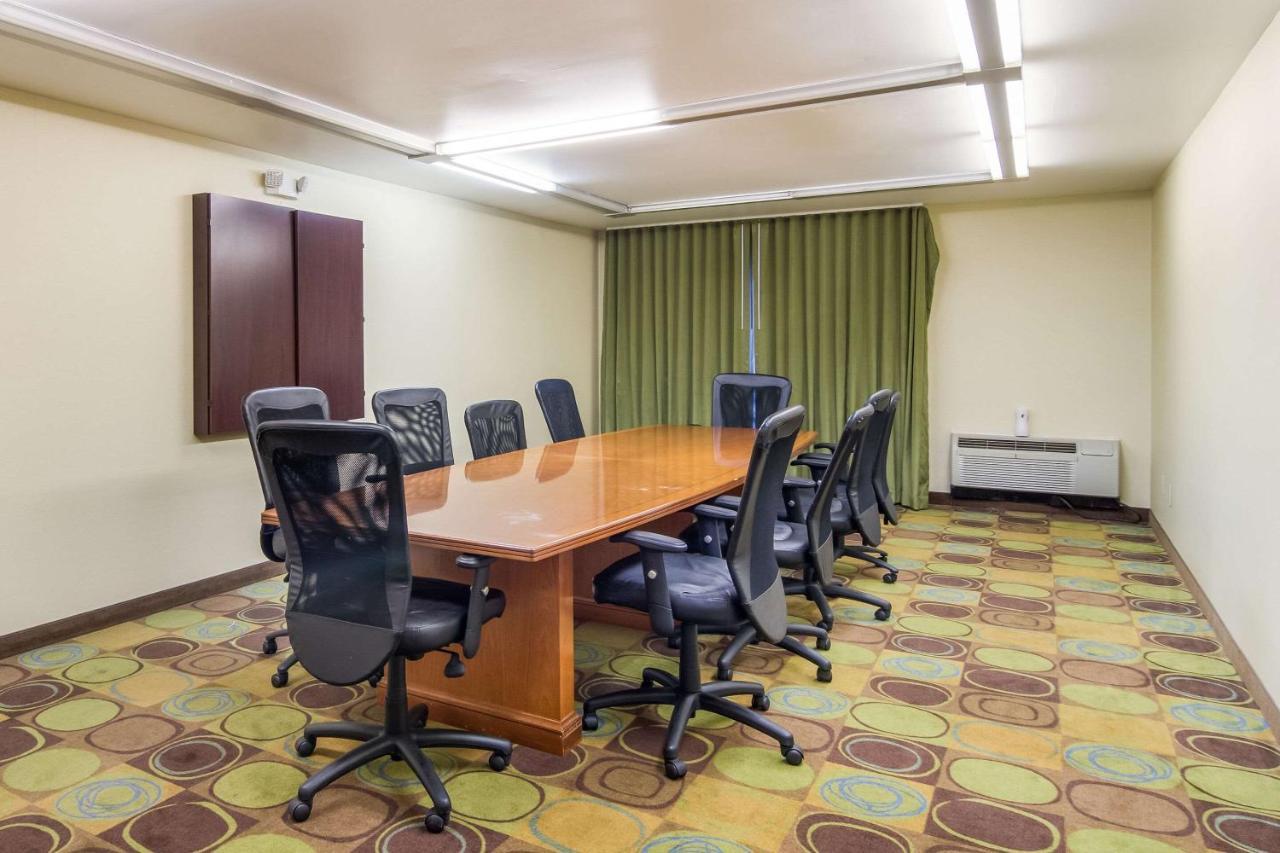 Comfort & - Pittsburgh North 3*