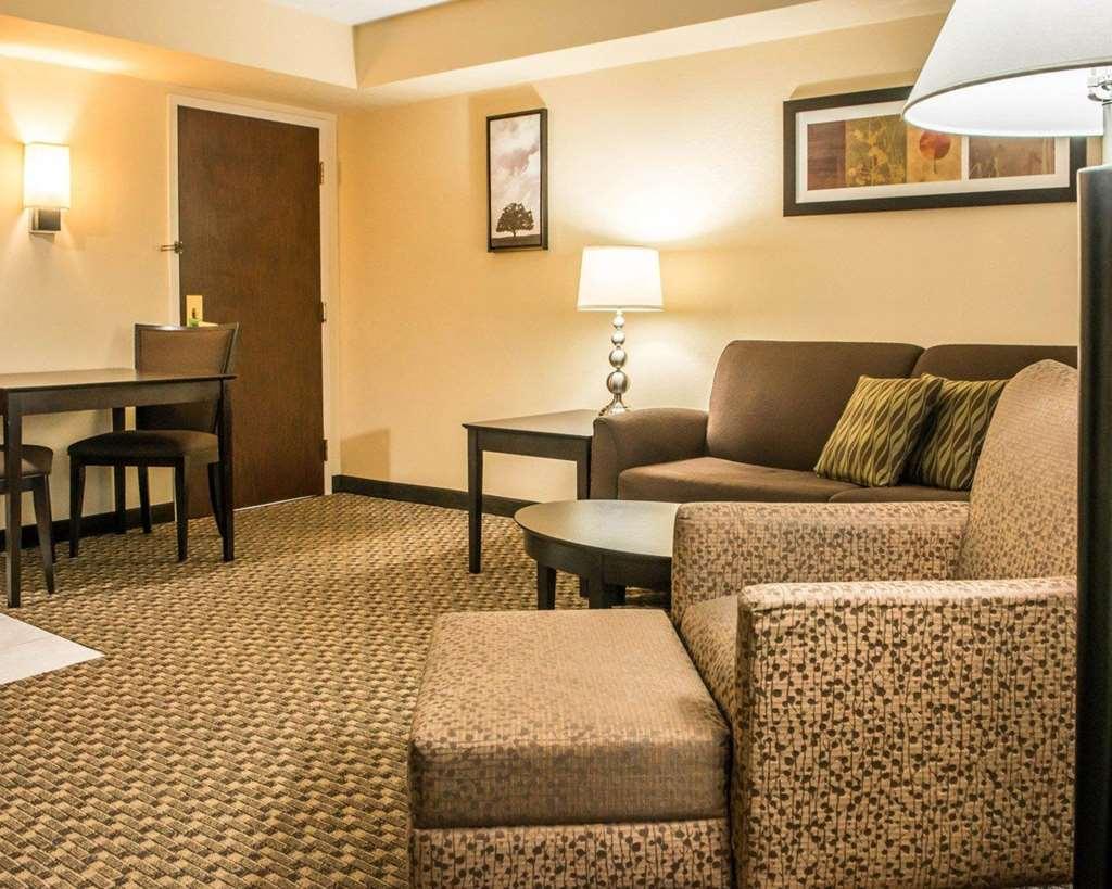 Hotel Comfort & - Pittsburgh North 3*