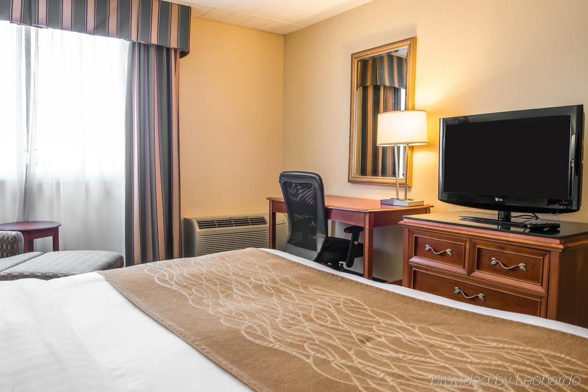 Comfort & - Pittsburgh North Hotel